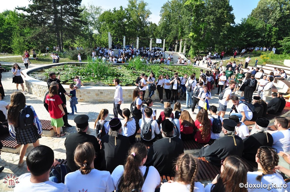 Tinerii In Concert De Folk La Grădina Botanică Din Iași Itom 2019